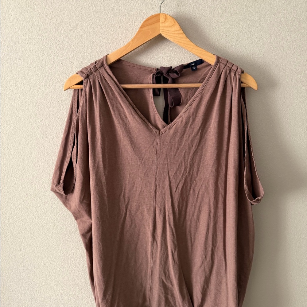 GAP Mauve Brown Cold-Shoulder V-Neck Tank